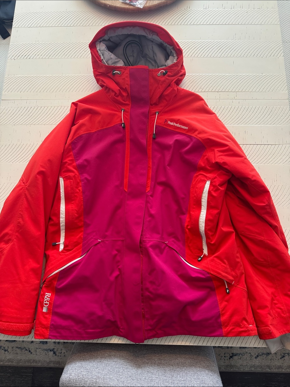 Peak Performance Women's Red & Magenta Hooded Ski Shell Jacket XL